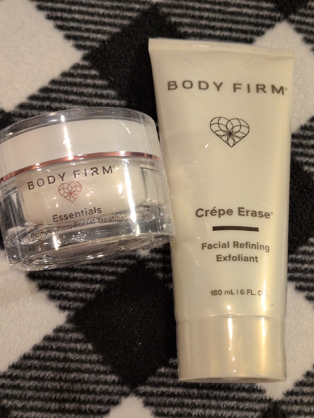 Body Firm Crêpe Erase Facial Refining Exfoliant & Plump & Firm Facial Treatment